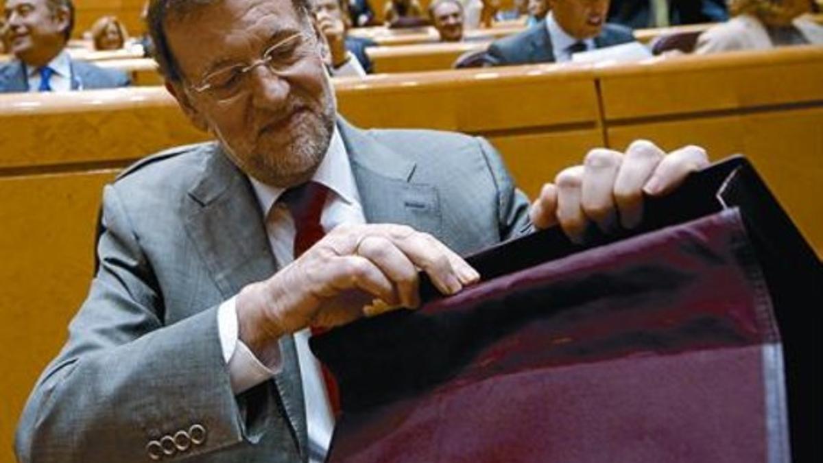 Sesión de control 8 Rajoy responde a las preguntas de la oposición, ayer, en el pleno del Senado.