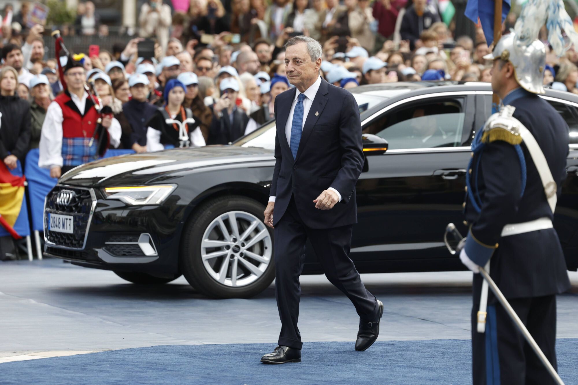Premios Princesa. Entrada al teatro Campoamor de premiados. Kanon