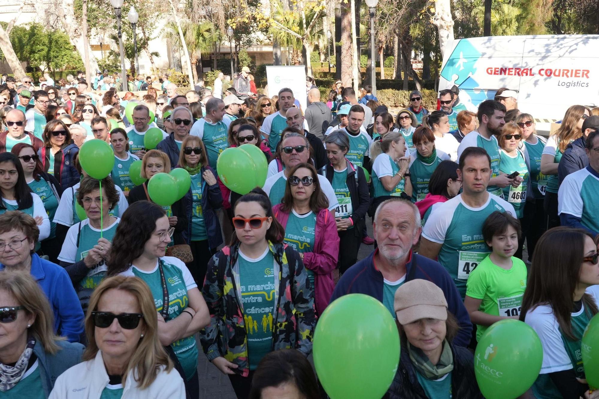 Galería I Búscate en nuestra macrogalería de fotos de la Marcha Contra el Cáncer de Castelló