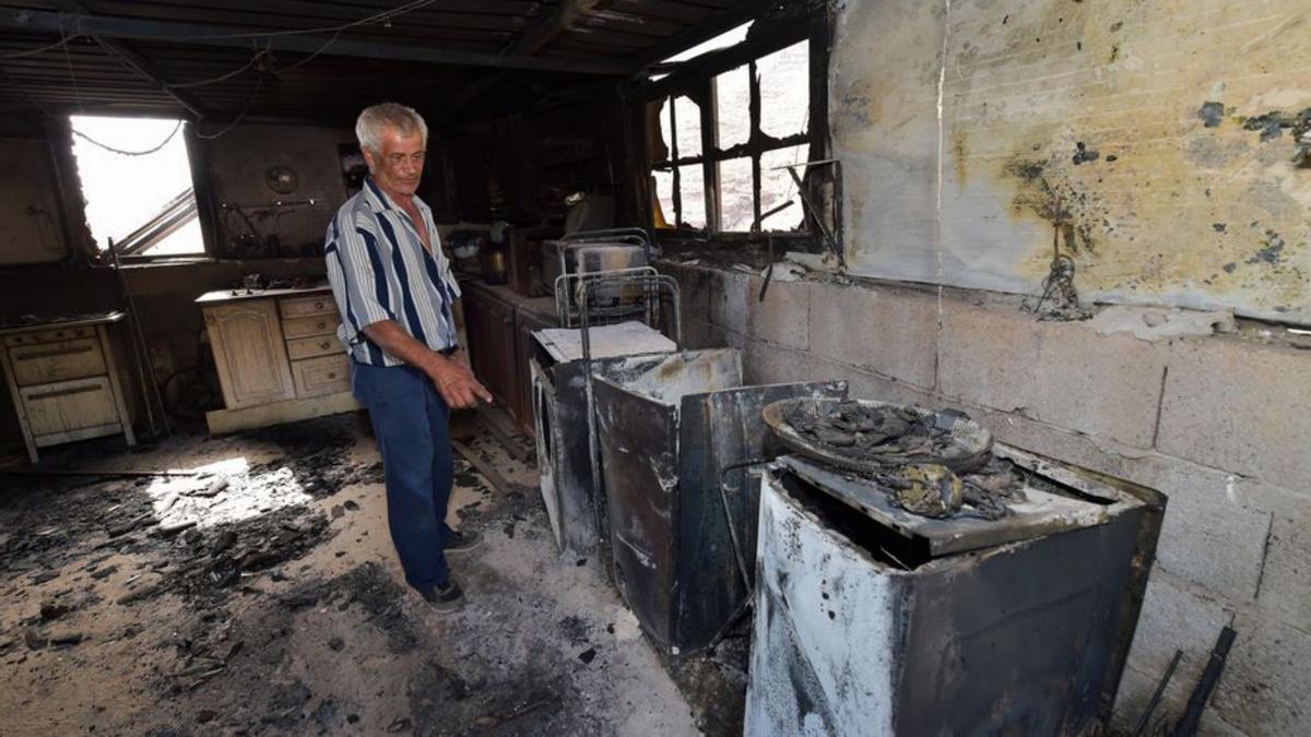 Interior de una casa de Tasarte tras el último incendio en Gran Canaria.  | | ANDRÉS CRUZ