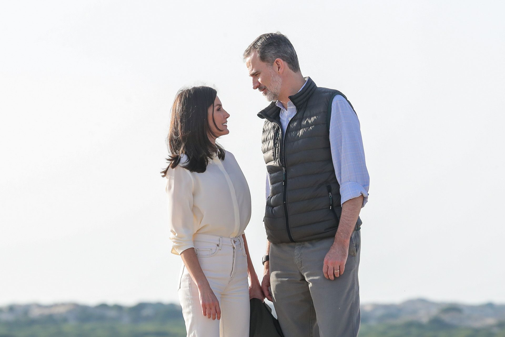 La complicidad de la reina Letizia y el rey Felipe VI en Doñana el día de San Valentín de 2020