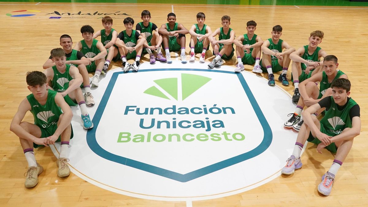 Plantilla del Unicaja Andalucía para la Minicopa Endesa.