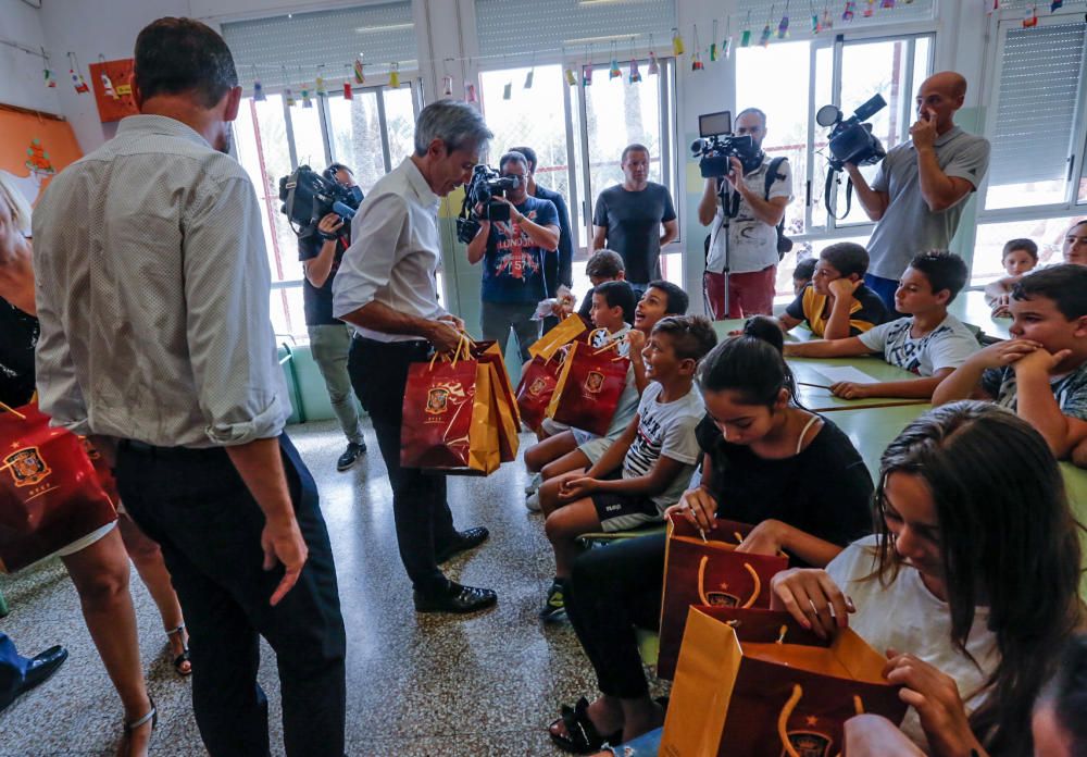 Visita de la selección a un colegio de Elche