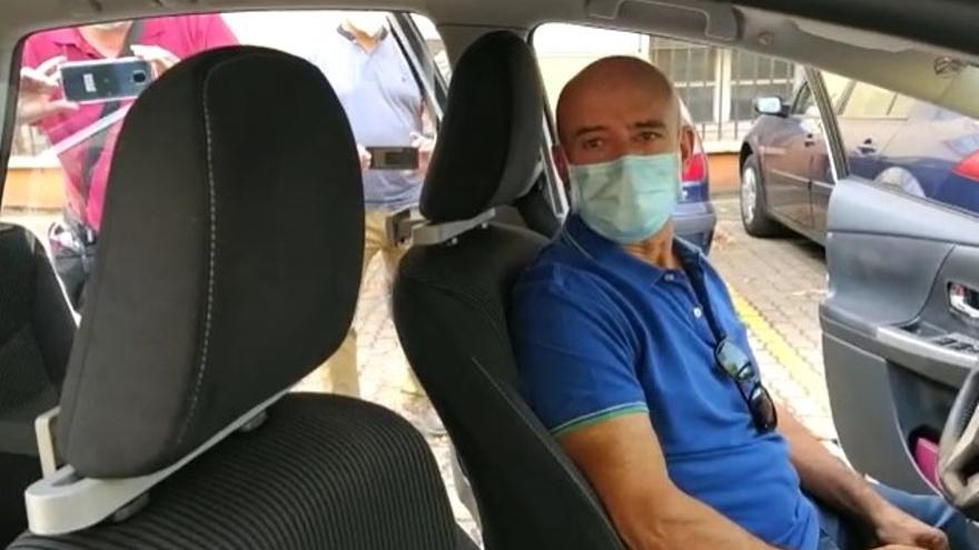 Los taxistas de Zamora, protegidos del coronavirus con nuevas mamparas