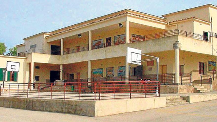 Exterior de la escuela de educación infantil y primaria.