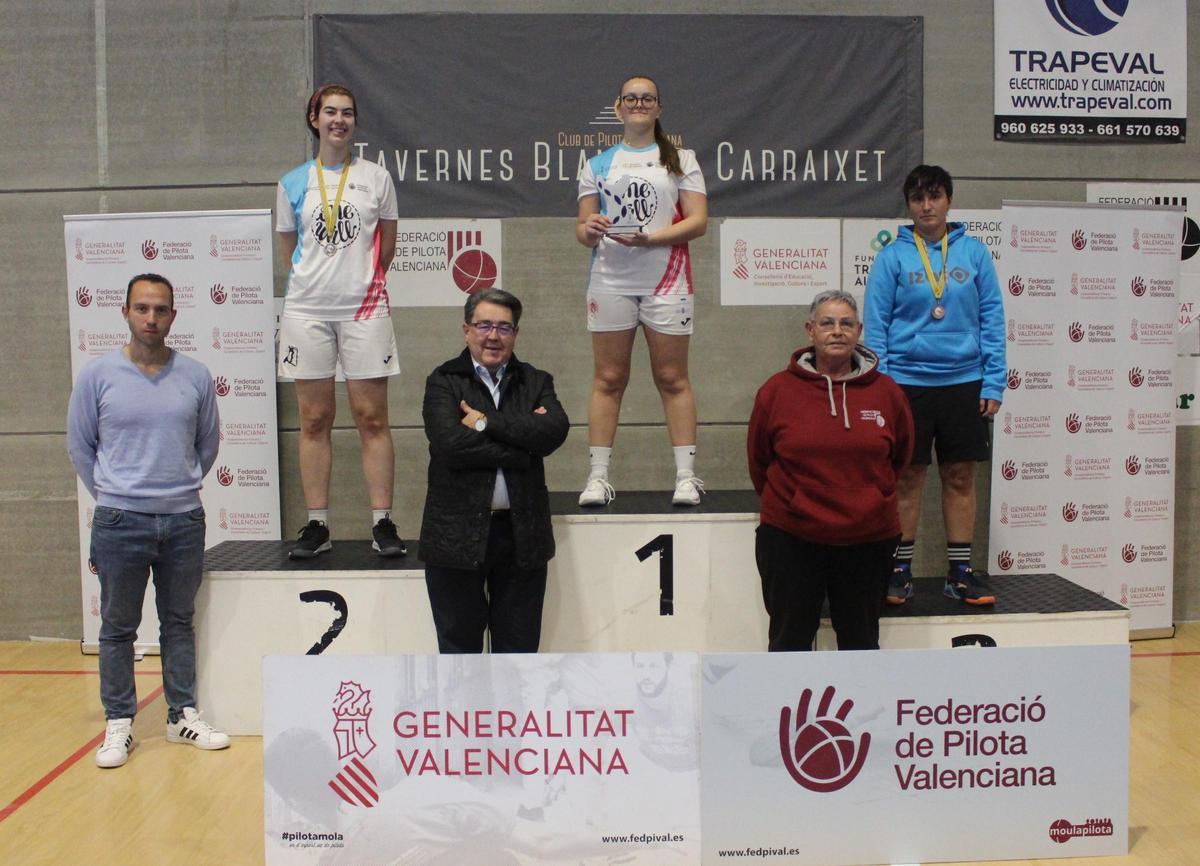 Podi Femení B One Wall individual.