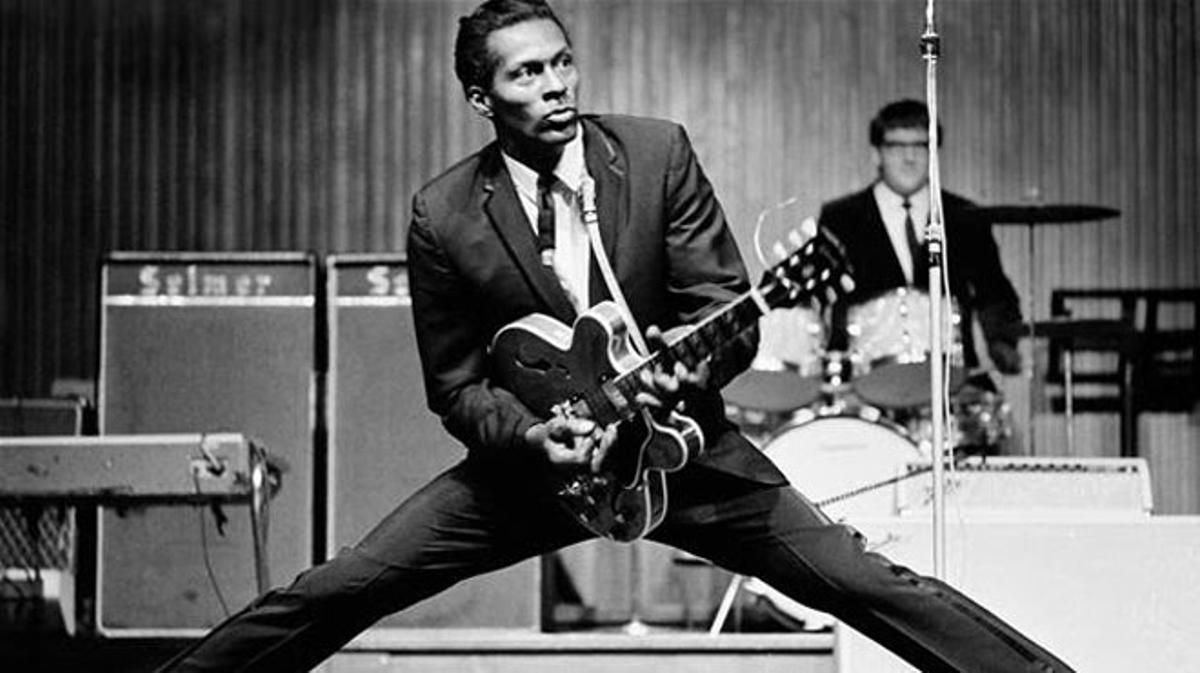 Chuck Berry interpreta en directe ’Johnny B. Goode’ el 1958.