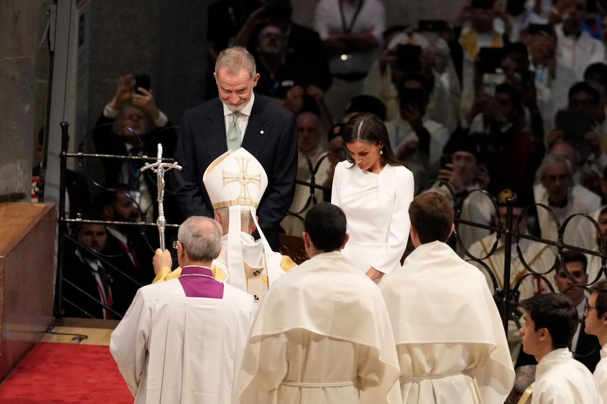 Los Reyes de Espàña con el Papa León XIV en la Sagrada Familia