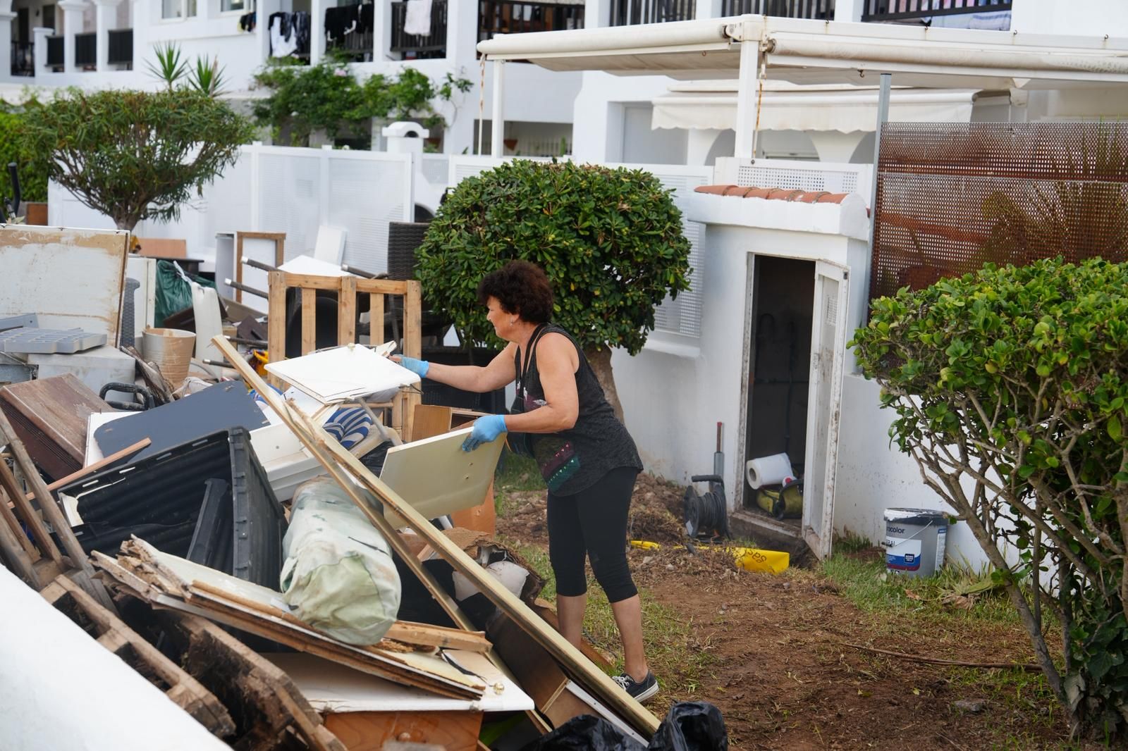Galería: Voluntarios ayudan a vecinos de Ibiza afectados por las inundaciones