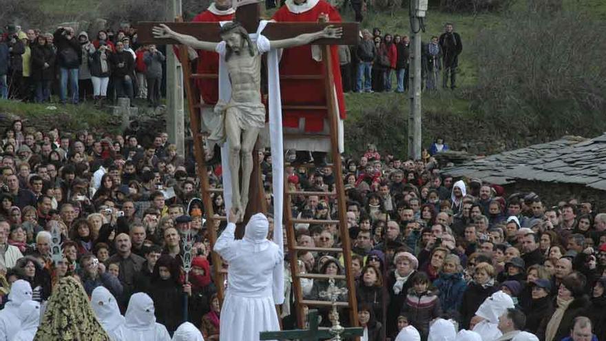 Acto del Descendimiento de Cristo en la Pasión de Bercianos de Aliste.