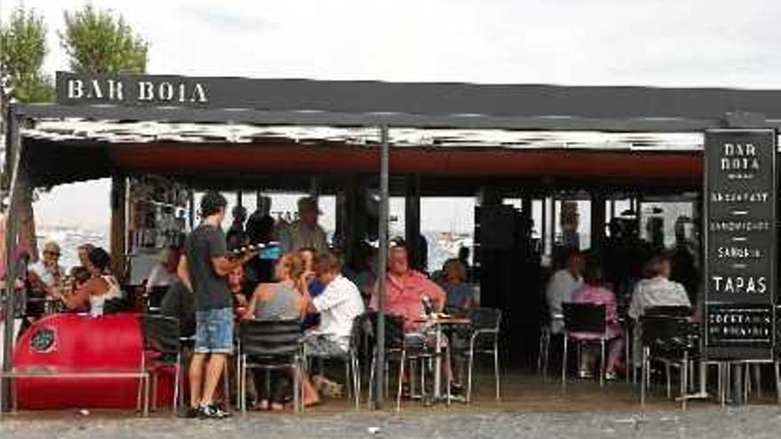 El Bar Boia de Cadaqués, a primera línia de mar, des d&#039;ahir Bé Cultural d&#039;Interès Local (BCIL).