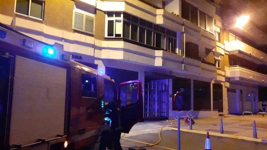 Un incendio en un edificio de Las Palmas de Gran Canaria obliga a evacuar a los vecinos