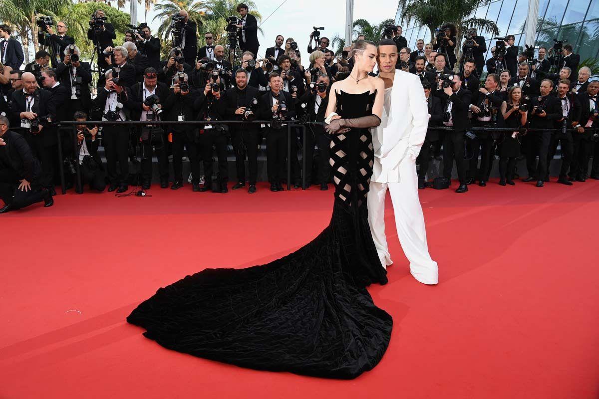 Cara Delevingne, de Balmain, y el diseñador Olivier Rousteing en el Festival de Cannes 2022