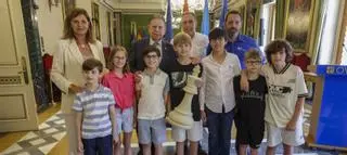El regidor felicita a las promesas del deporte: "Lleváis el nombre de Oviedo por el mundo"