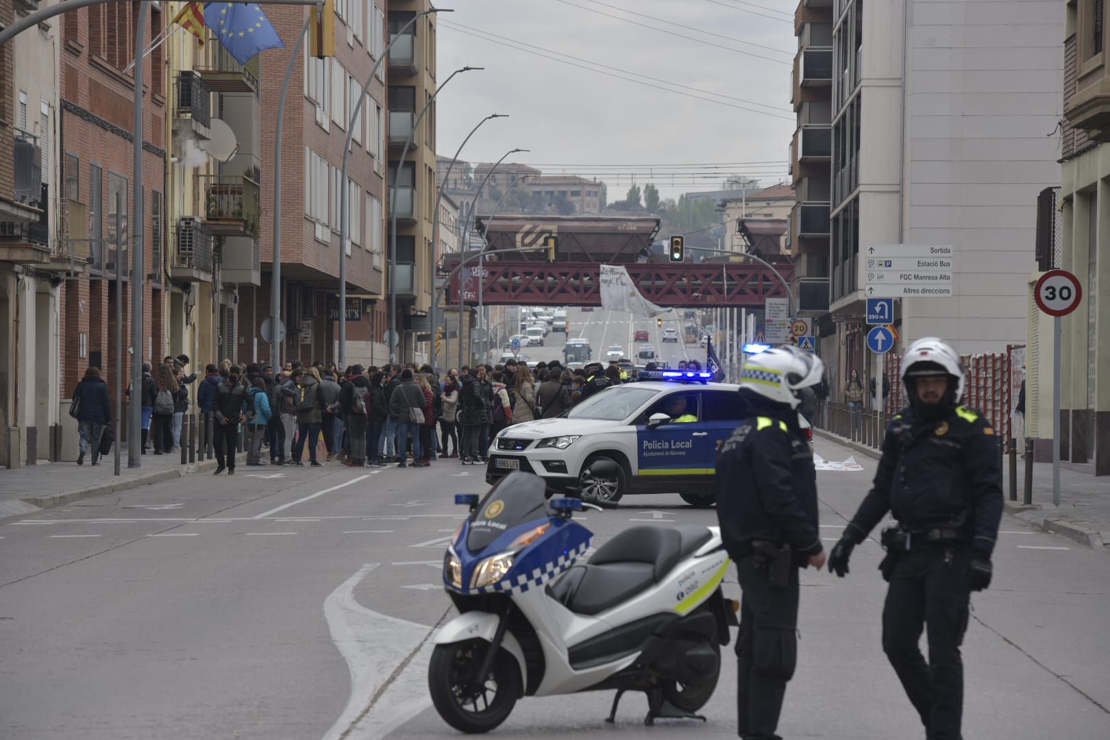 El sector educatiu es manifesta a Manresa