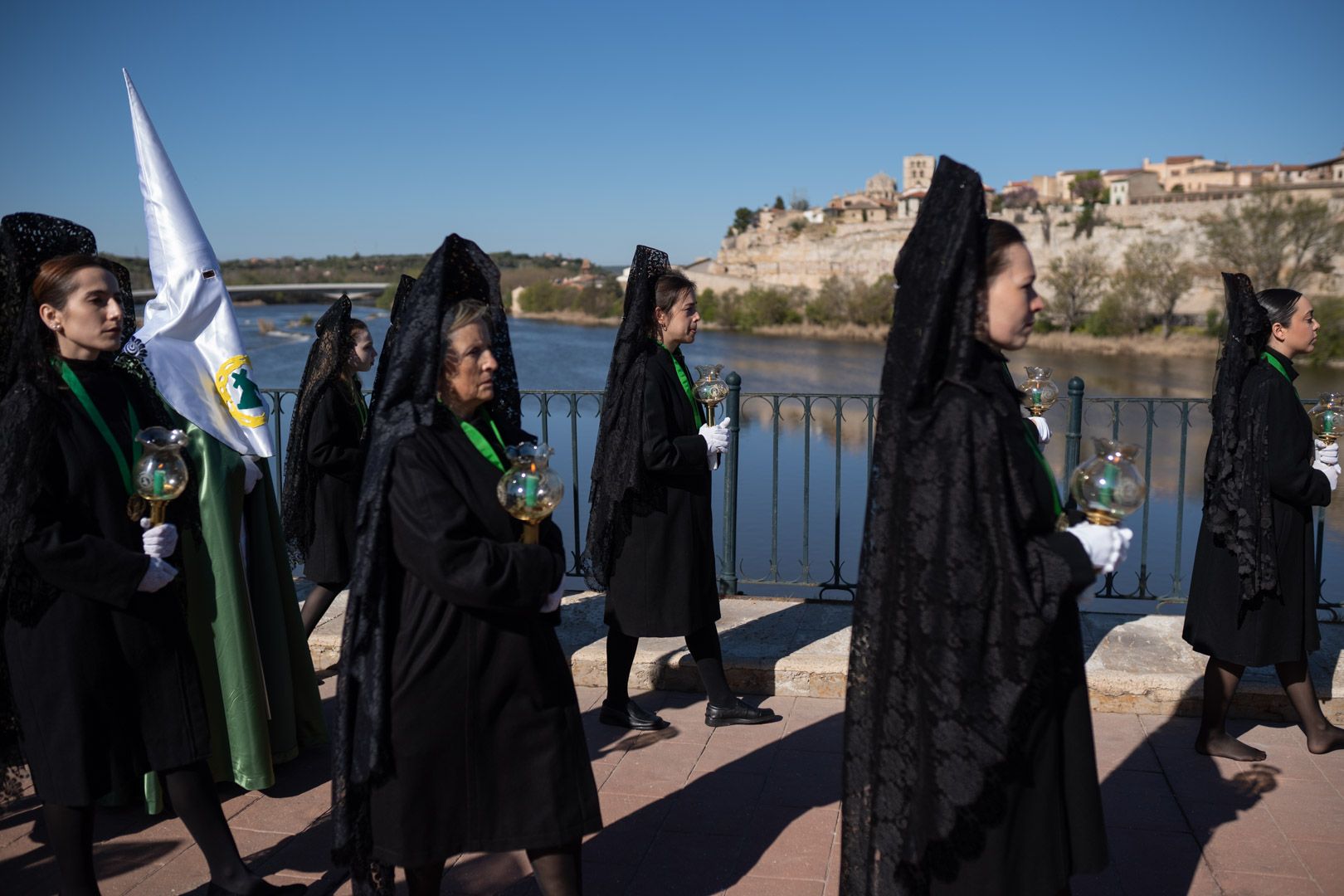 GALERÍA | Las mejores imágenes de la procesión de la Virgen de la Esperanza