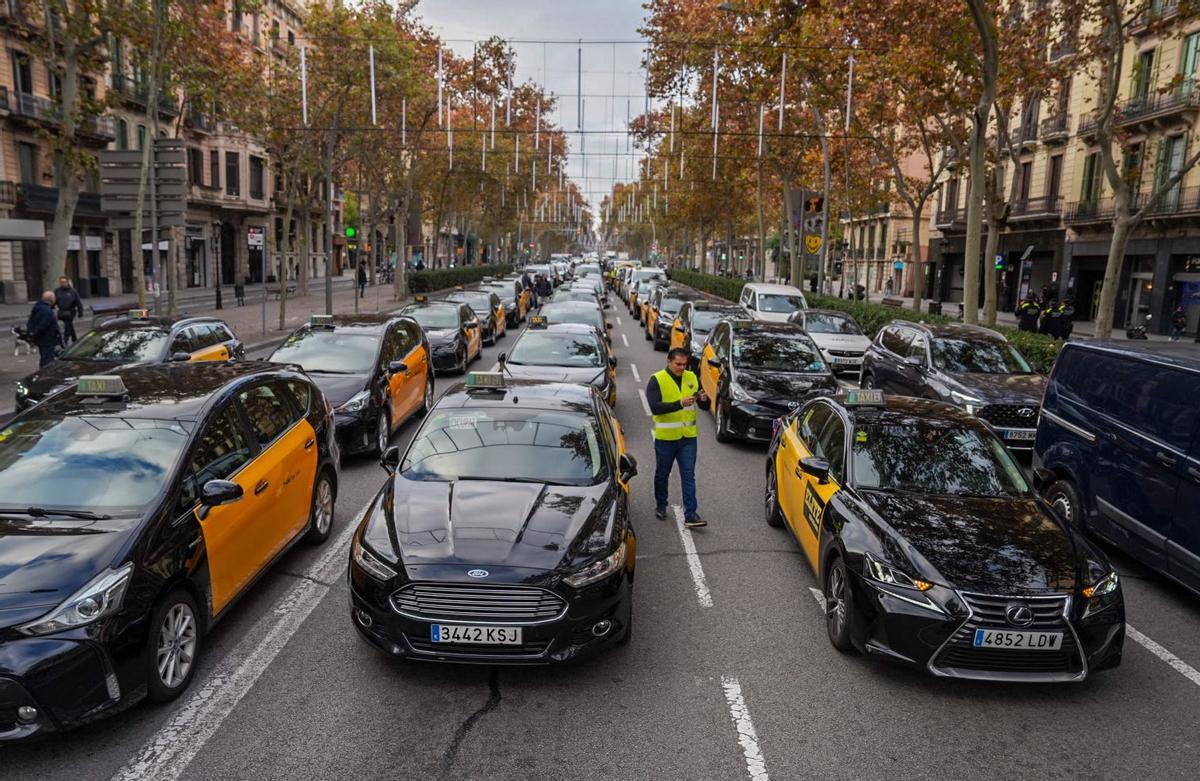 Gran huelga del taxi catalán en Barcelona, el martes 9 de diciembre de 2025