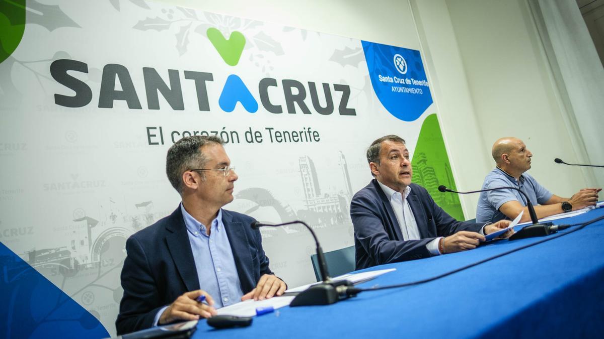 El edil de Servicios Públicos, el acalde de Santa Cruz, y el director general de Servicios Públicos y Bienestar Comunitario..