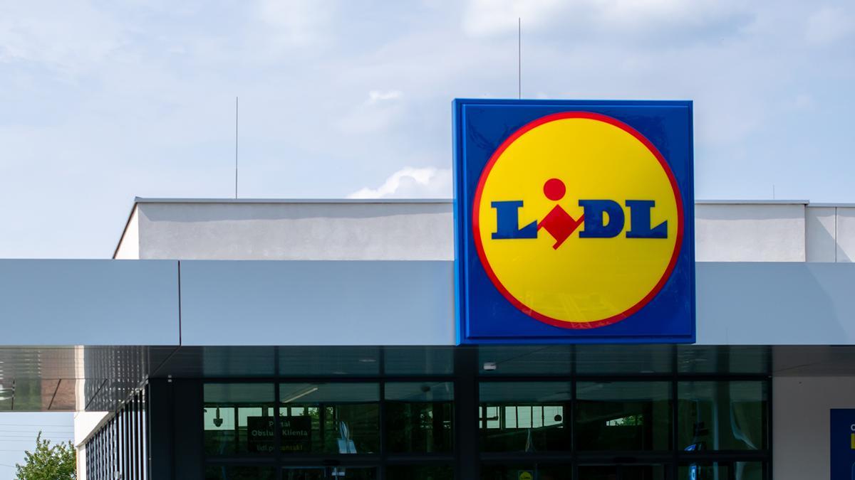 Mañana se esperan colas kilométricas en Lidl para conseguir la toalla para tomar el sol en terraza o jardín de la temporada: 7 euros y capacidad para dos personas