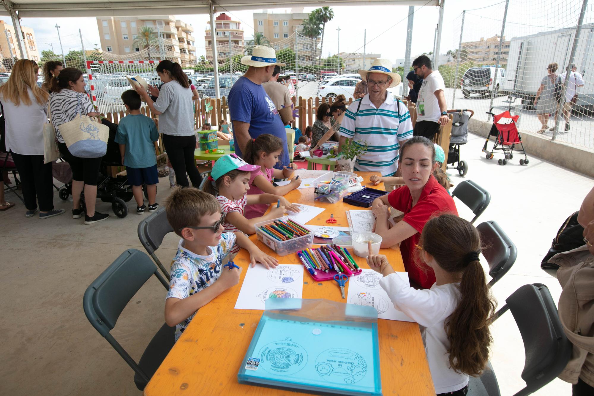 Mira aquí todas las fotos de la feria ECO UC de Santa Eulària