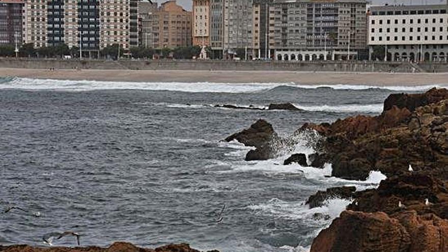 Estado del mar ayer en A Coruña.