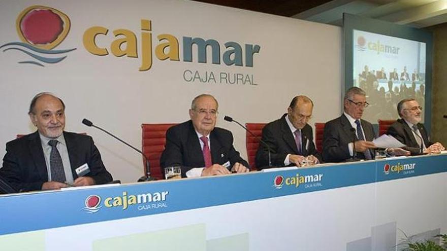 Los representantes de Cajamar y Ruralcaja.