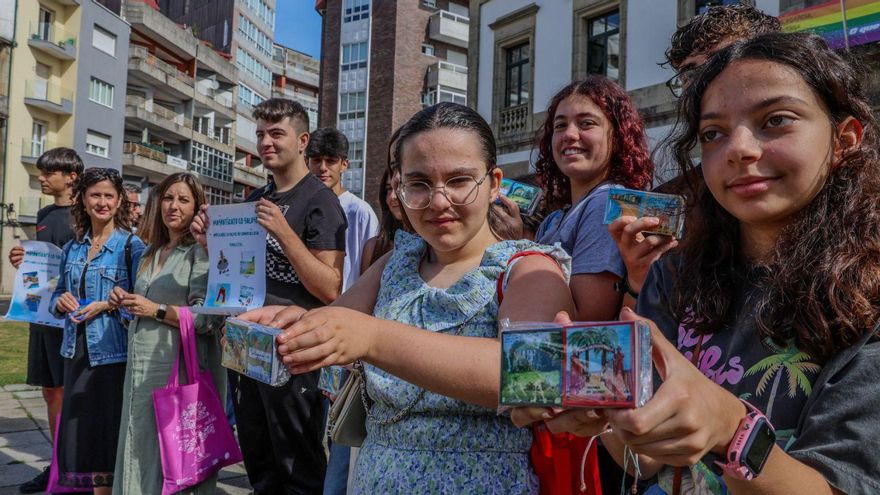 A delegación do IES Castro Alobre durante a visita ó Concello. | Iñaki Abella