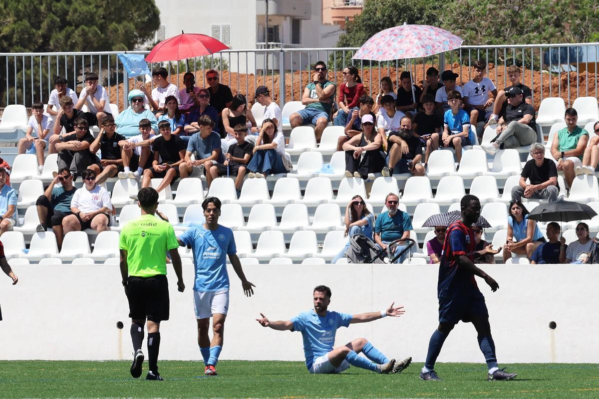 Imágenes del partido UD Ibiza B - CE Ferreries en Es Putxet Imágenes del partido UD Ibiza B - CE Ferreries en Es Putxet