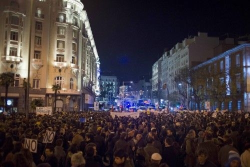 Miles de personas han secundado la manifestación 'Rodea el Congreso' contra la 'Ley Mordaza'.