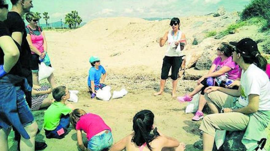 Doble iniciativa per a la neteja de les platges de Castelló