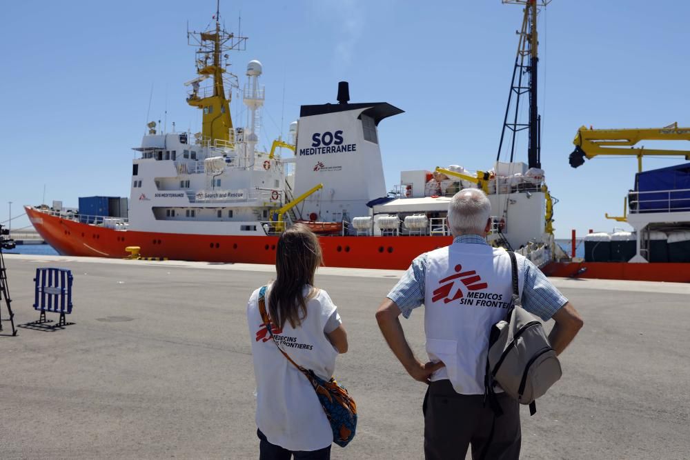 El 'Aquarius' abandona Valencia para seguir con su labor humanitaria