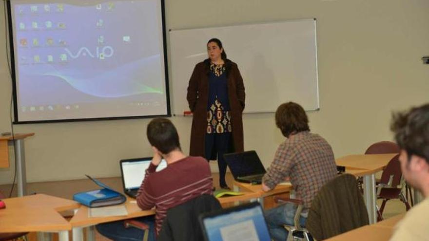 Vanessa Álvarez, de Sadim Ingeniería, durante su conferencia.