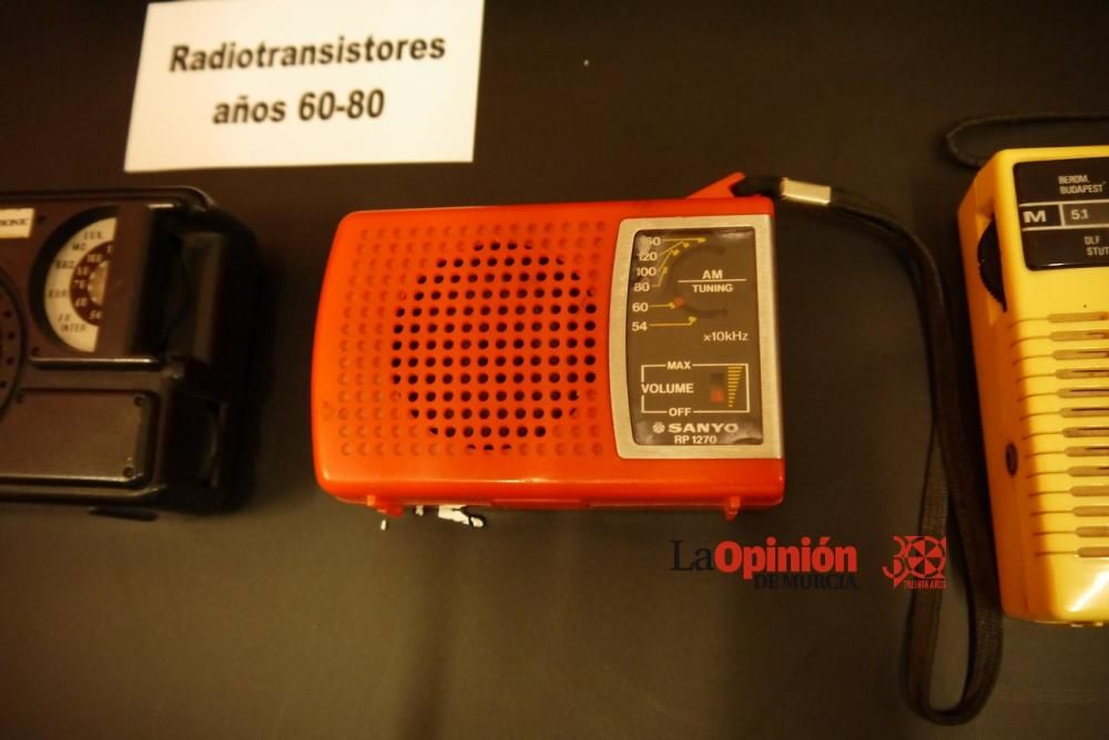 Exposición de radios antiguas en Cieza