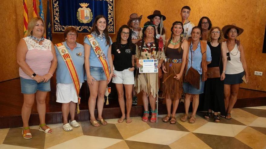 El lejano oeste se hace con el primer premio del concurso de calles engalanadas de Santa Pola