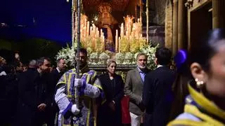Las nubes no arredran a La Pasión y sale en procesión en Plasencia