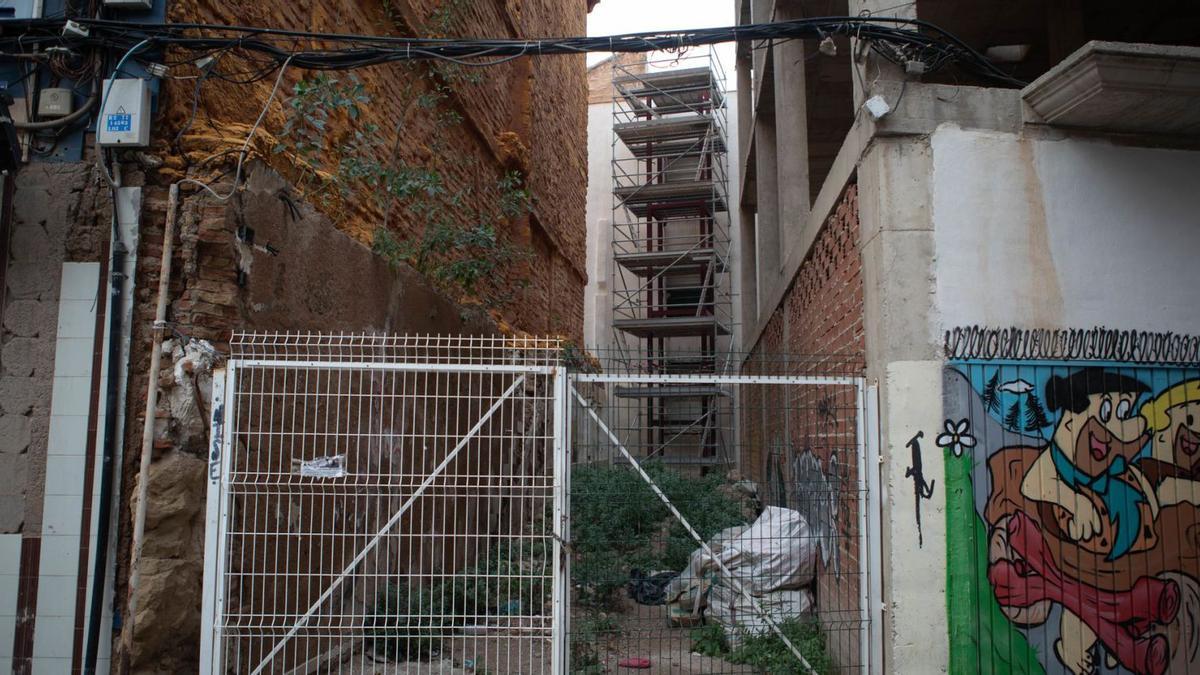 Estructura del ascensor que dará entrada al edificio. | LOYOLA PÉREZ DE VILLEGAS