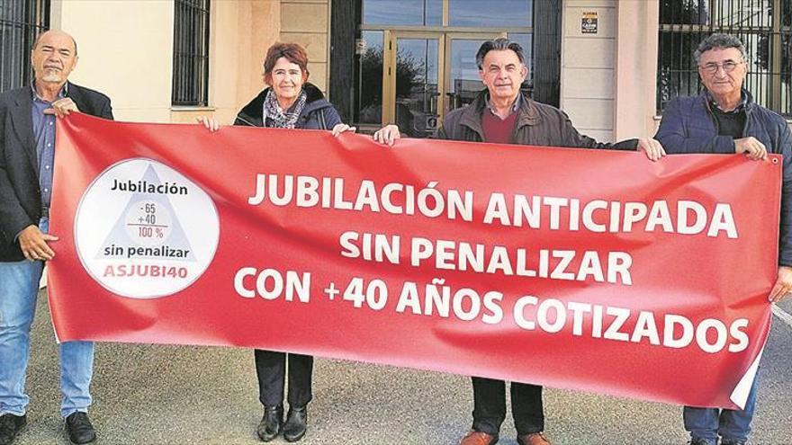 7.000 prejubilados de Castellón con 40 años cotizados exigen cobrar su pensión íntegra