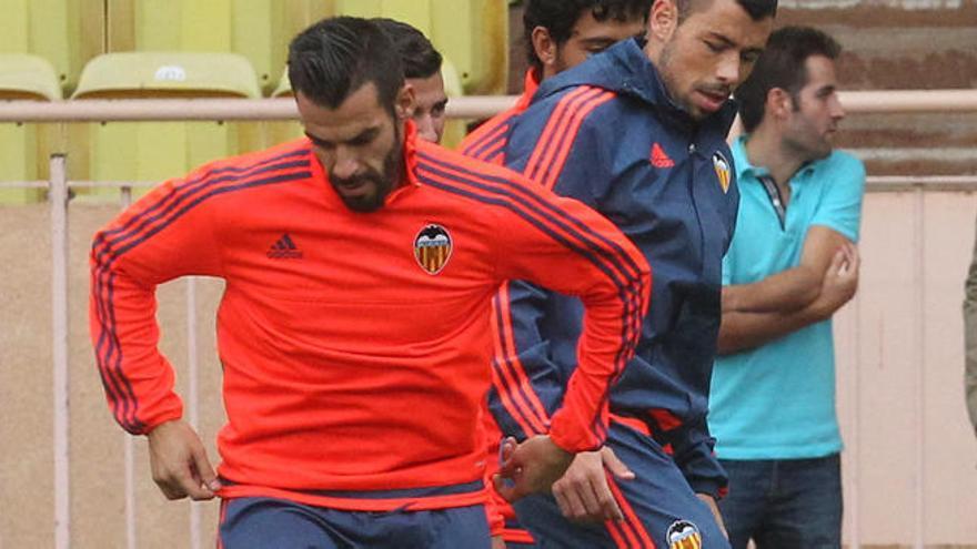 Álvaro Negredo, titular frente al Mónaco