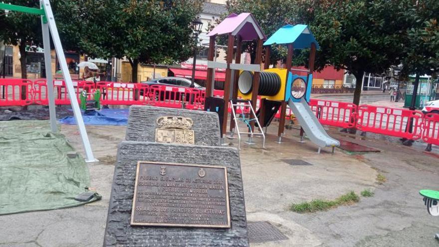 Moreda ya cuenta con un nuevo parque infantil en la plaza de El Campo