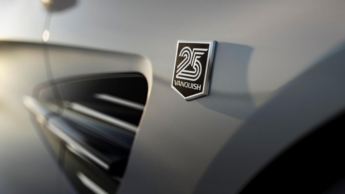 Aston Martin Vanquish 25
