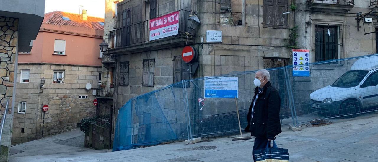 Edificio en el casco vello, antes de Aliseda, en proceso de reforma.