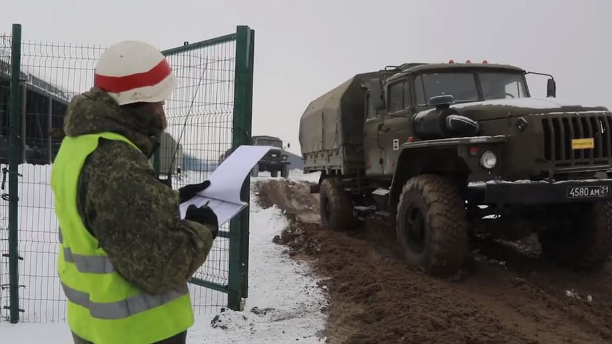 Un camión de la 150 División de Fusileros Motorizados del ejército ruso de Rostov