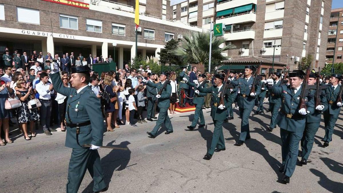 Agentes de Castellón desfilan en el Día de la Patrona de la Guardia Civil en una imagen de archivo.