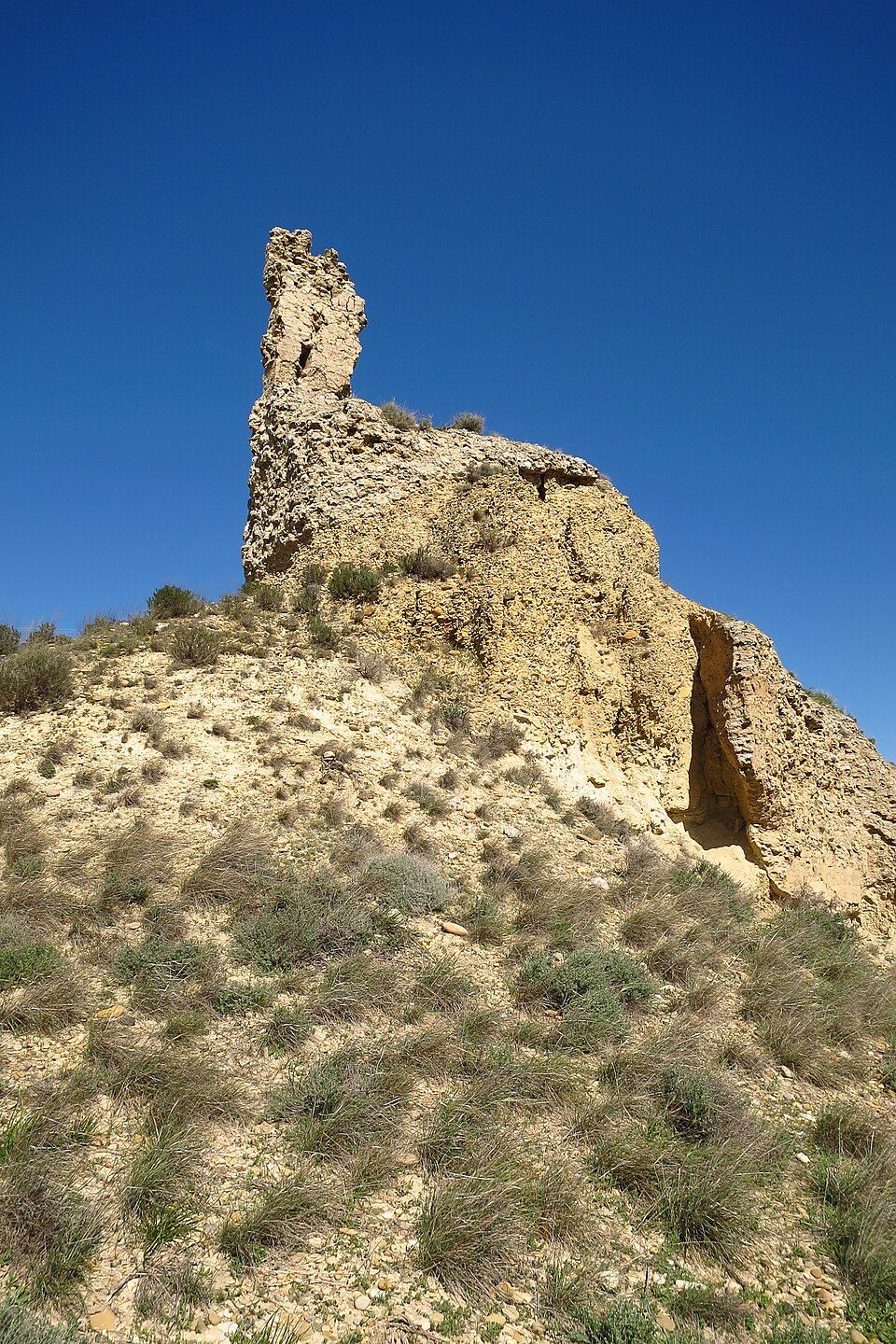 Las ruinas del Castillo de Juslibol, construido por orden de Pedro I de Aragón