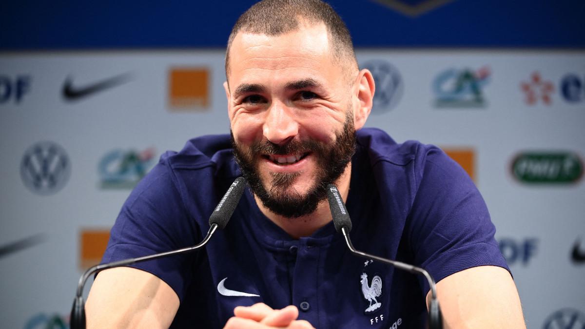 Benzema durante la rueda de prensa con la selección de Francia