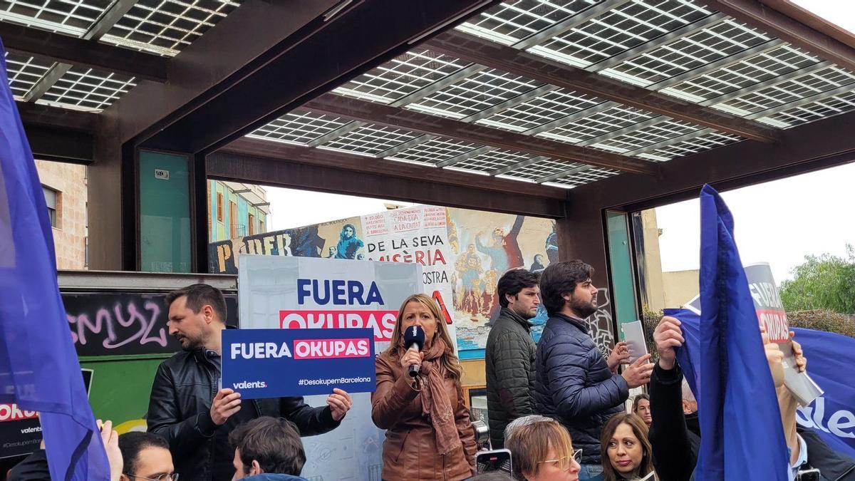 La concejal y alcaldable de Valents, Eva Parera, durante el acto contra la okupación en Can Vies.