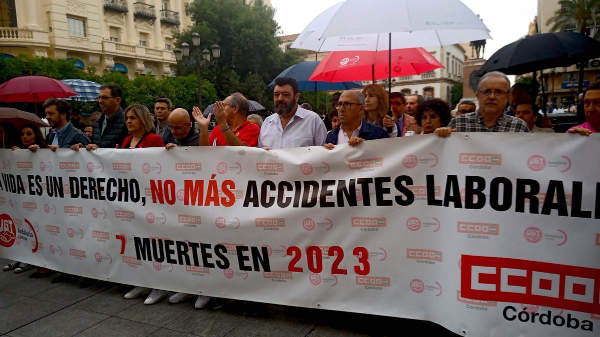 Archivo - Concentración sindical celebrada contra la sinestralidad laboral en Córdoba.