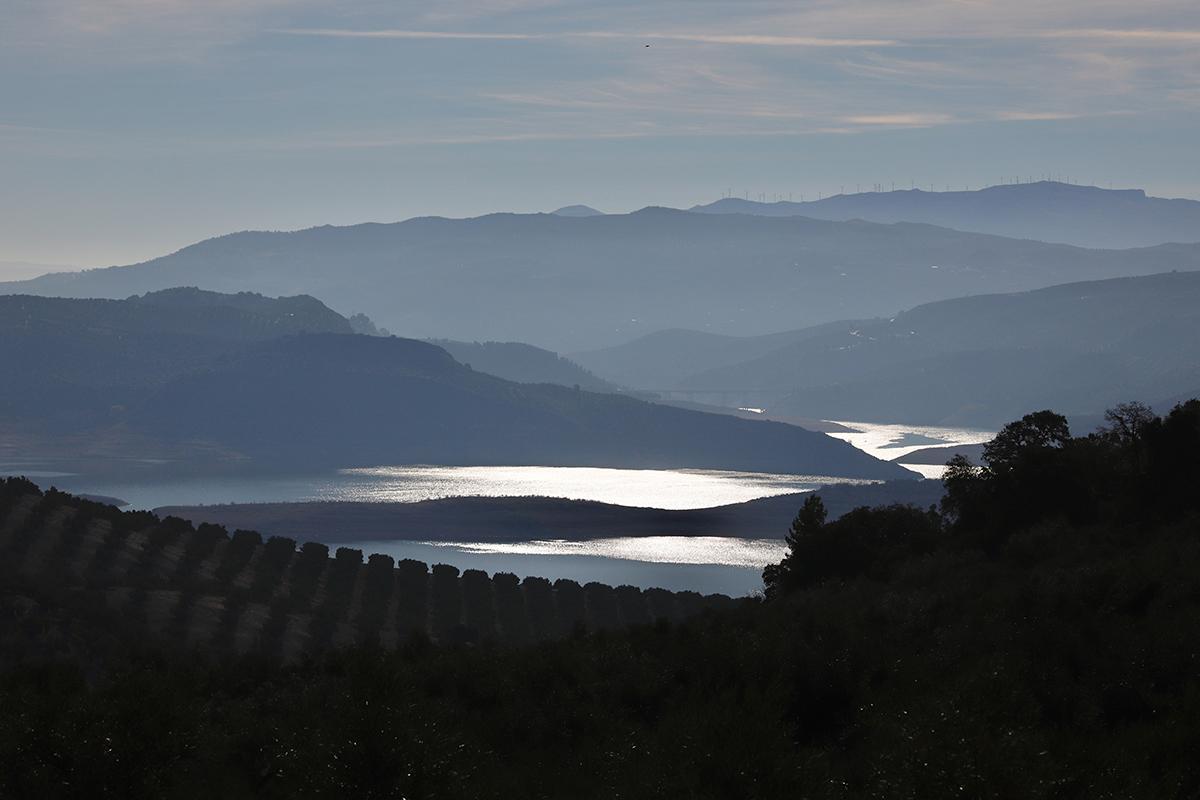 Embalse de Iznájar bajo los efectos de la sequía.