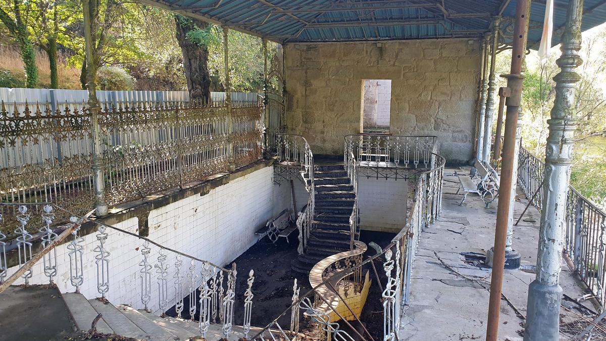 Estado actual de la Fonte de Troncoso, del arquitecto Antonio Palacios.