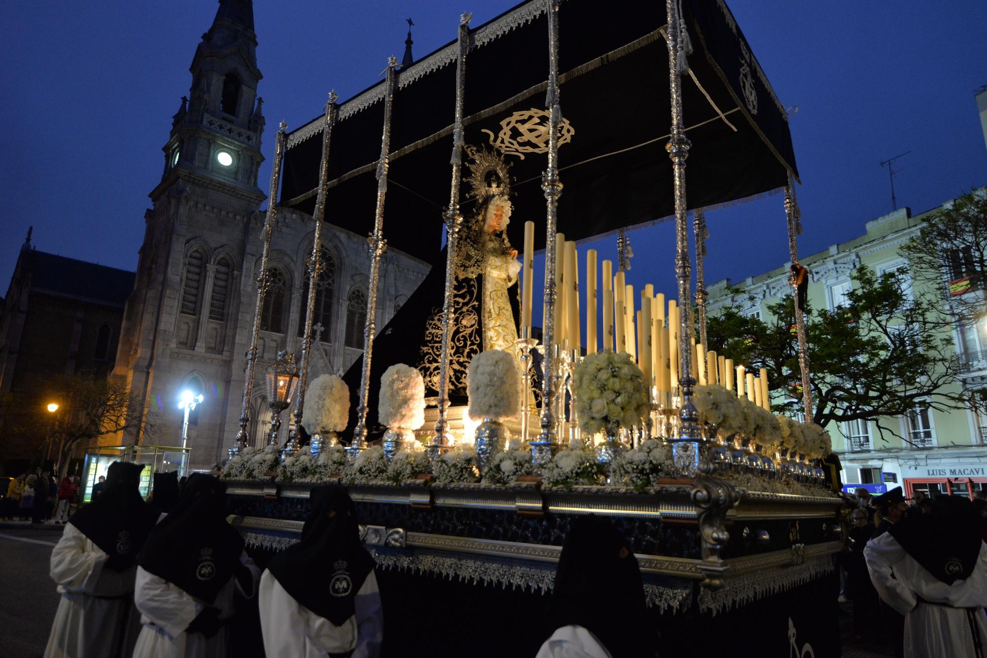 EN IMÁGENES: Así fue la procesión de la Virgen de la Soledad en Avilés